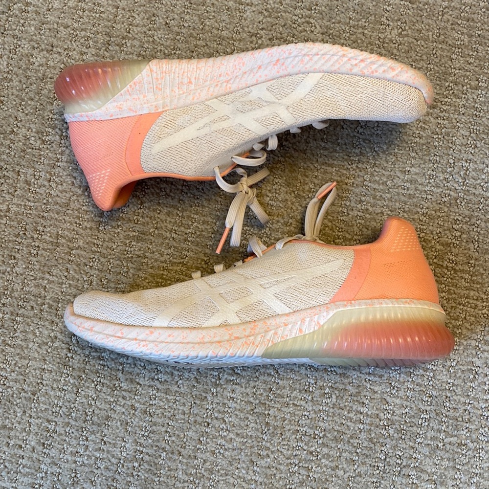 Womens ASICS tennis shoes